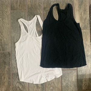 2 lululemon tanks
